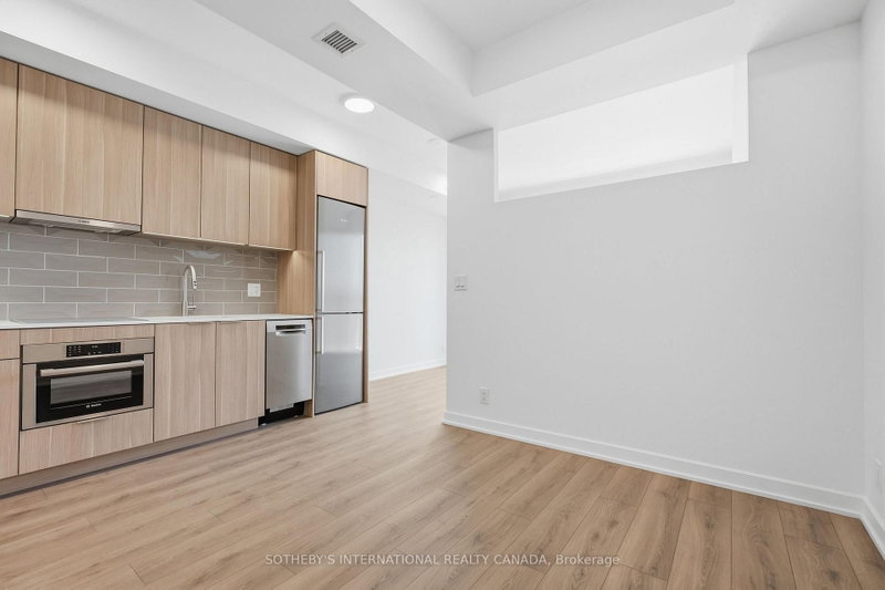 1420 - 88 Bathurst Street