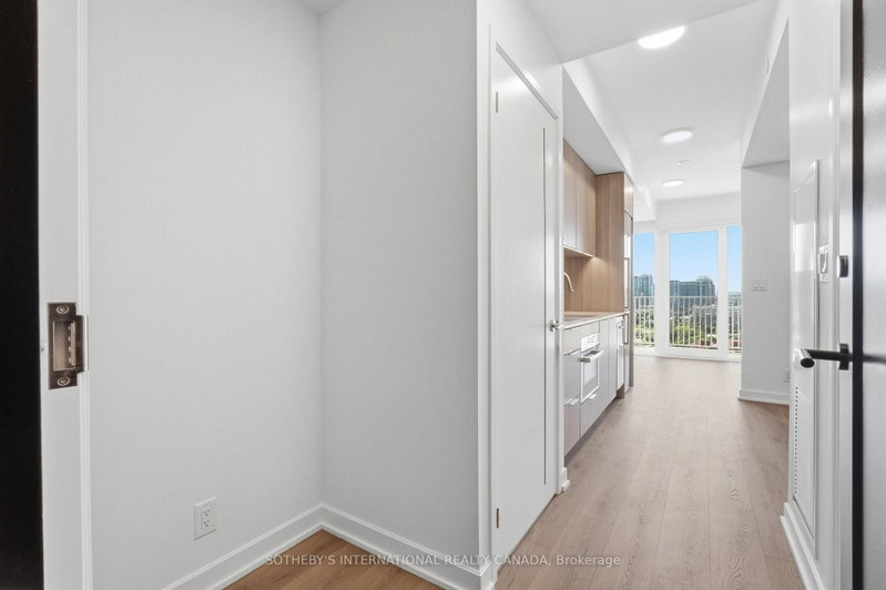 1420 - 88 Bathurst Street