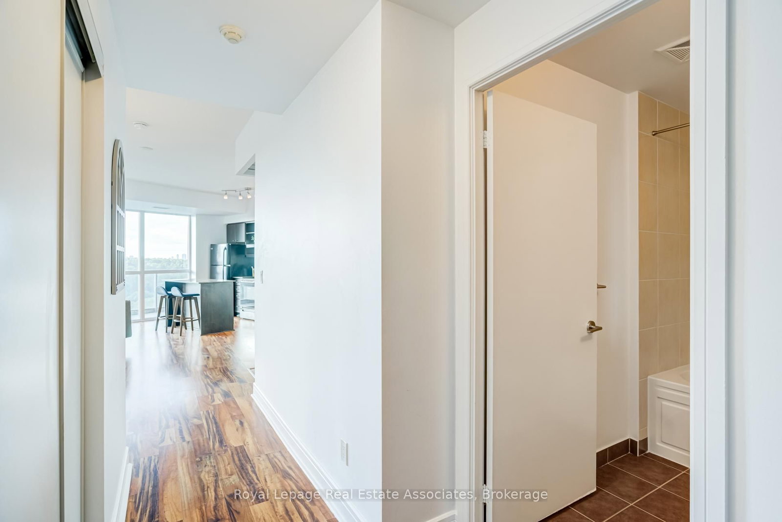 35 Brian Peck Crescent • #LPH21 • Toronto, ON photo 25