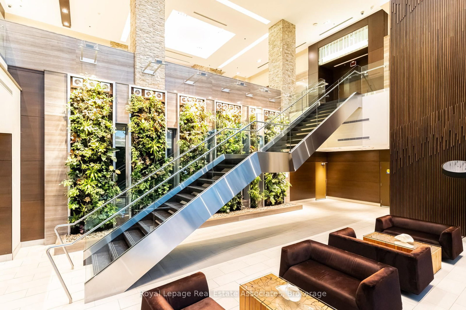 35 Brian Peck Crescent • #LPH21 • Toronto, ON photo 36