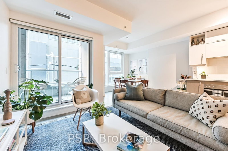 218 - 199 Richmond Street W