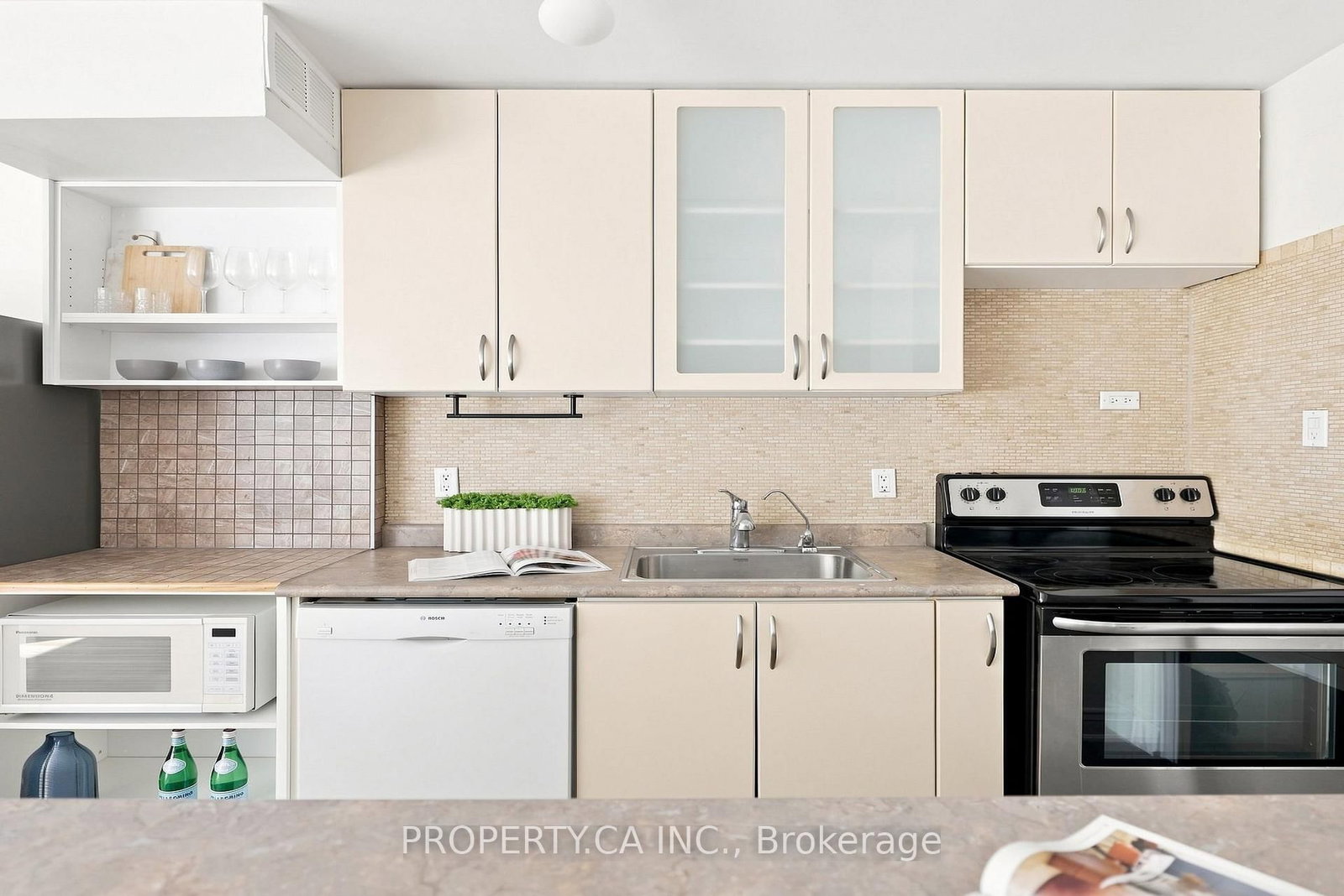 60 Montclair Avenue • #202 • Toronto, ON photo 25