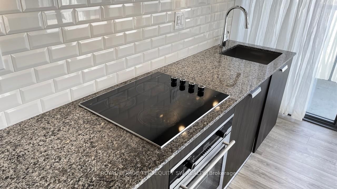 50 Charles Street E • #2712 • Toronto, ON photo 10