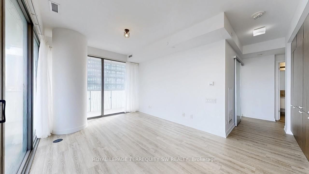 50 Charles Street E • #2712 • Toronto, ON photo 4