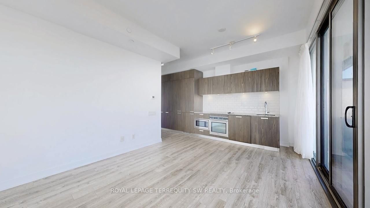 50 Charles Street E • #2712 • Toronto, ON photo 5