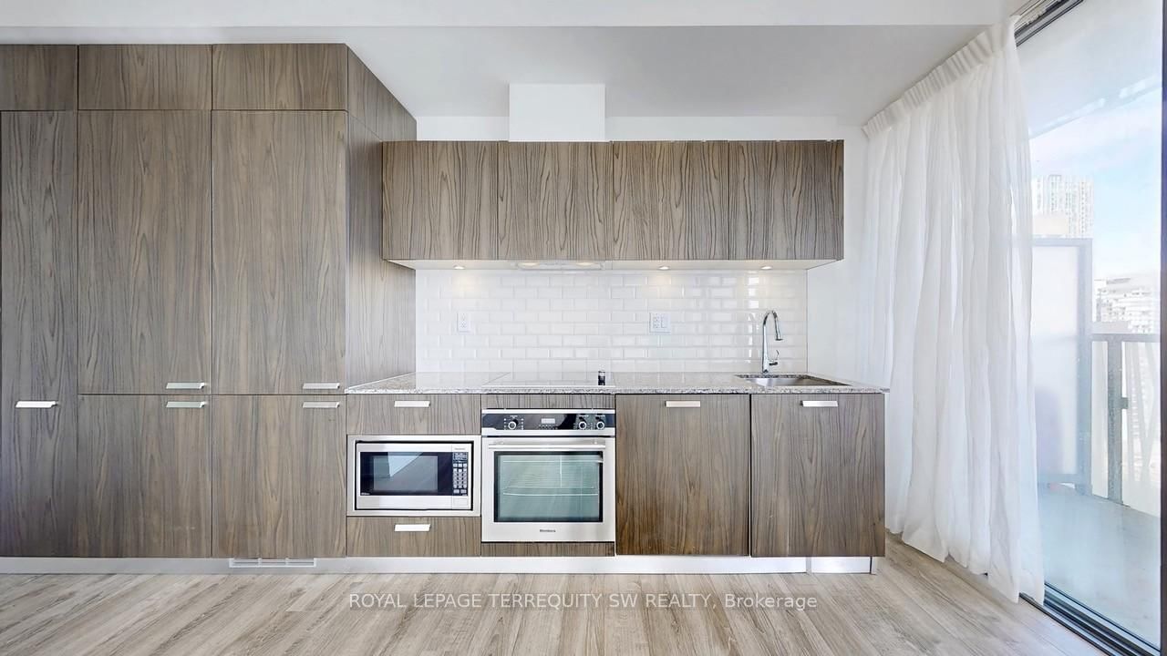 50 Charles Street E • #2712 • Toronto, ON photo 9
