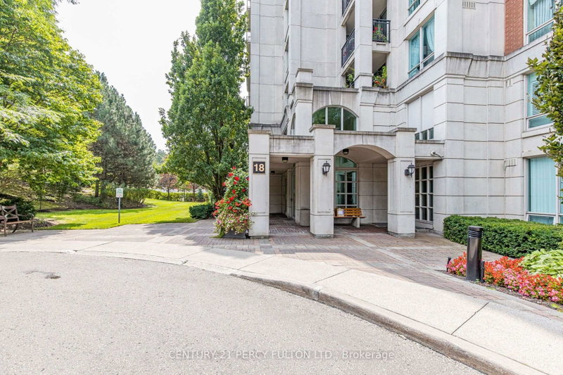 816 - 18 William Carson Crescent