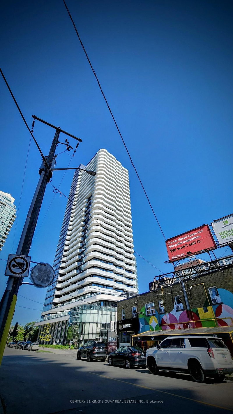 405 - 15 Holmes Avenue
