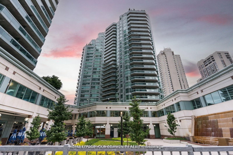 2402 - 10 Queens Quay W