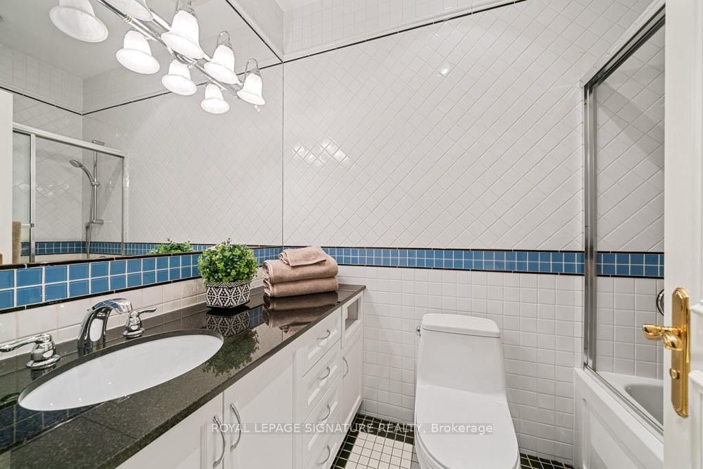 428 Glengrove Avenue • Toronto, ON photo 10