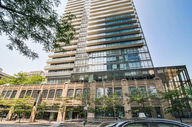 406 - 832 Bay Street