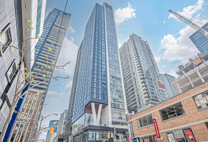 1804 - 357 King Street W