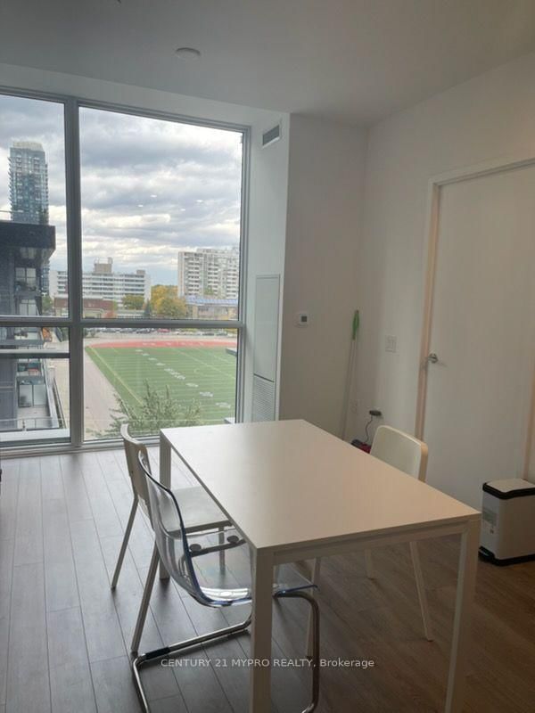#412 - 39 Roehampton Avenue