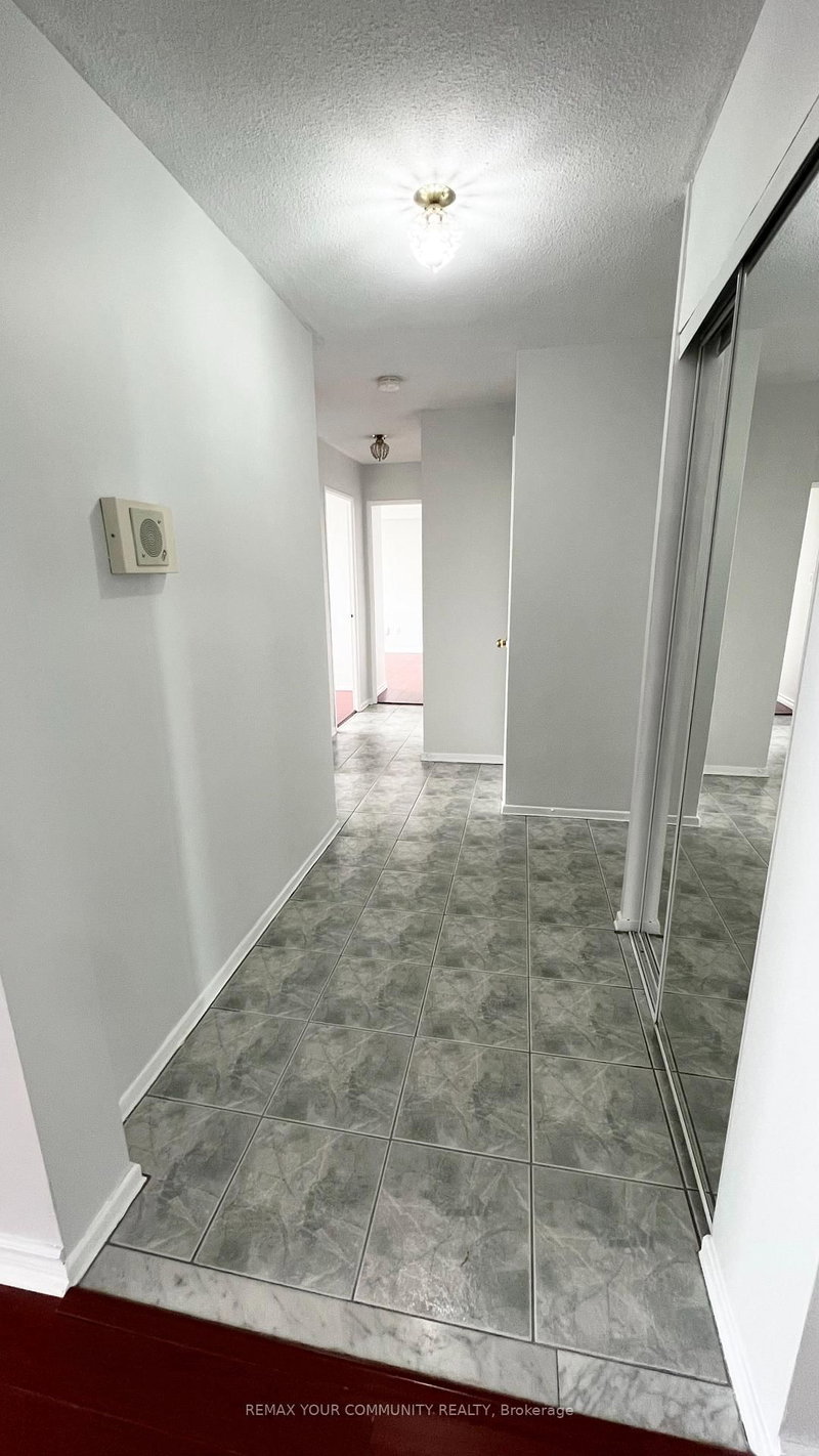 1606 - 5 Shady Golfway