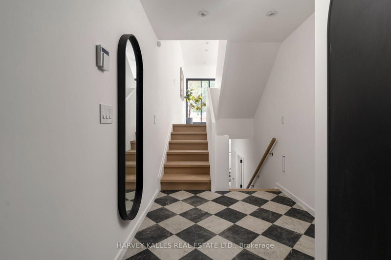 534 Duplex Avenue