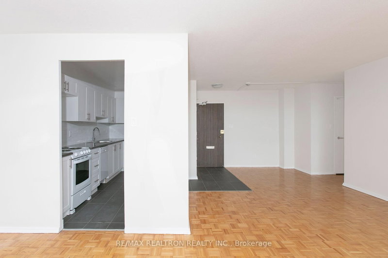 601 - 6200 Bathurst Street