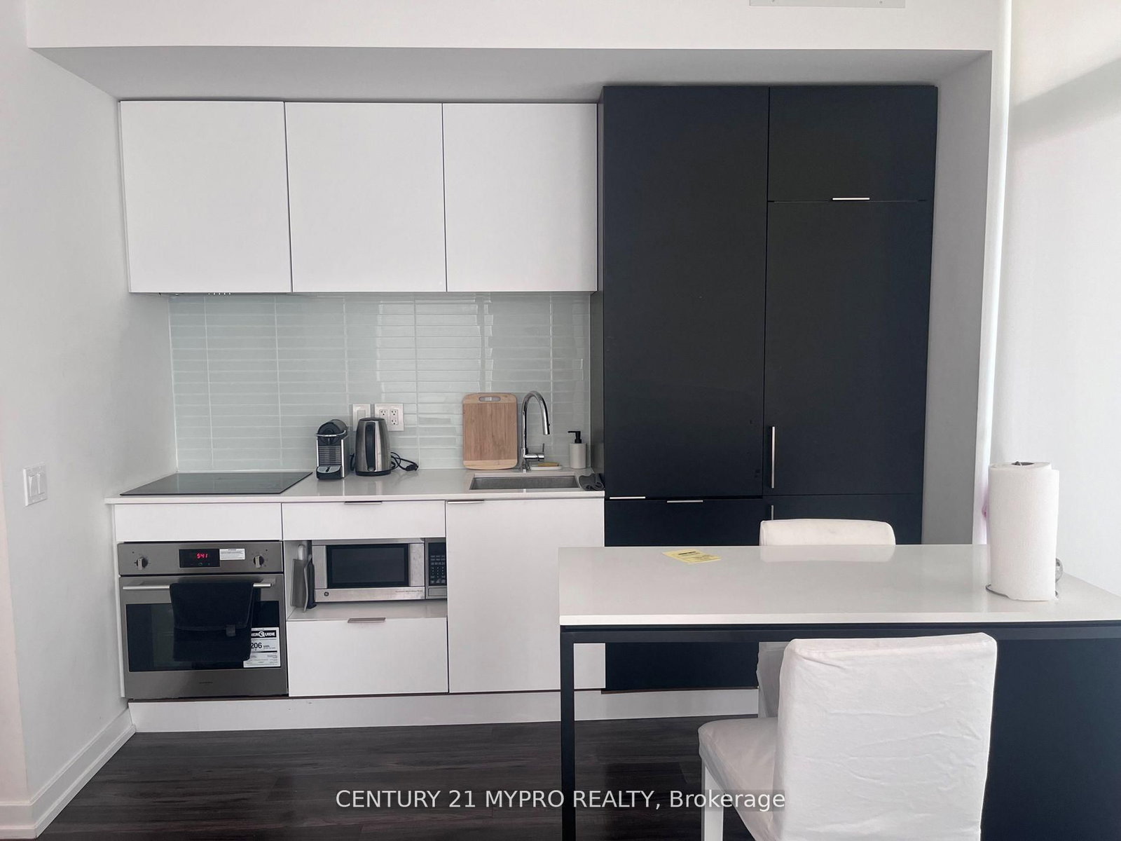33 Helendale Avenue • #1306 • Toronto, ON photo 13