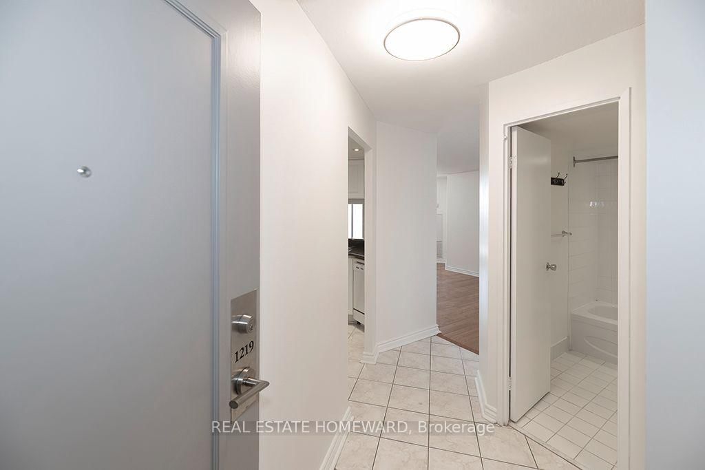 77 Maitland Place • #1219 • Toronto, ON photo 7