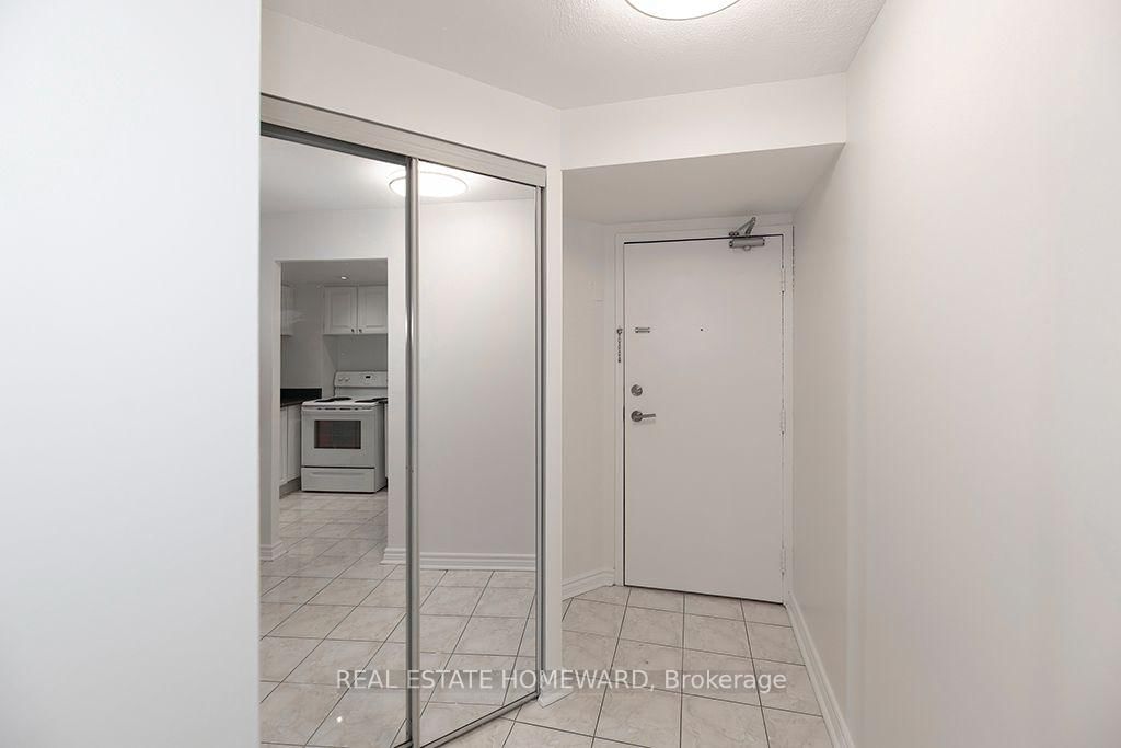 77 Maitland Place • #1219 • Toronto, ON photo 8