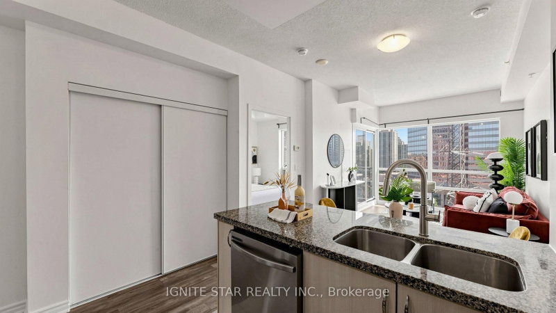 1201 - 5740 Yonge Street