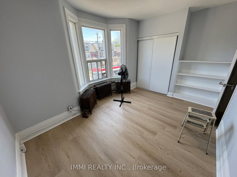 201 - 618 Bathurst Street