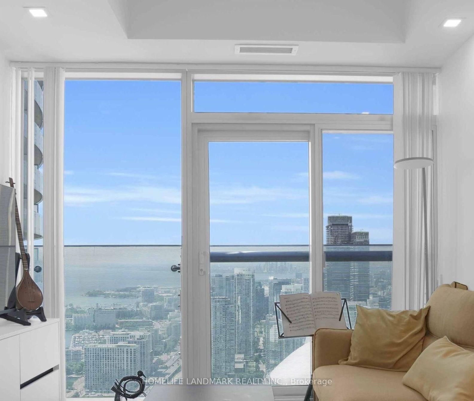 14 York Street • #5207 • Toronto, ON photo 12