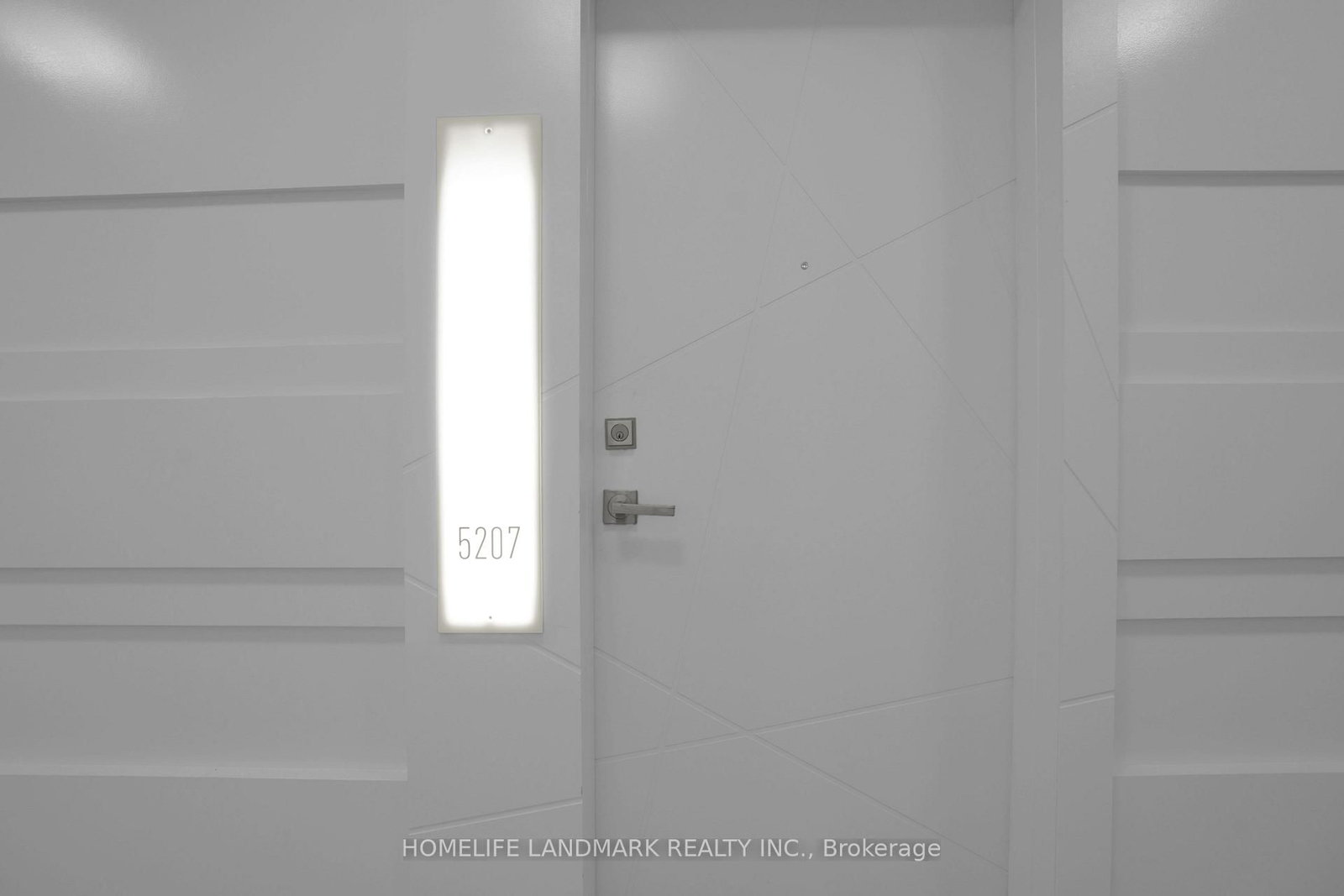14 York Street • #5207 • Toronto, ON photo 2