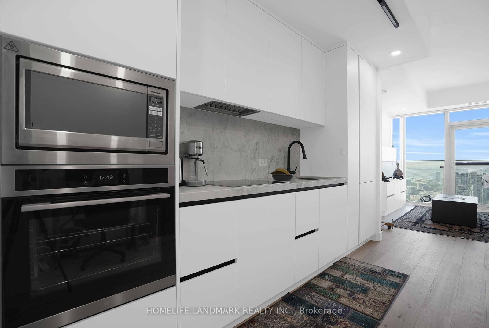 14 York Street • #5207 • Toronto, ON photo 4