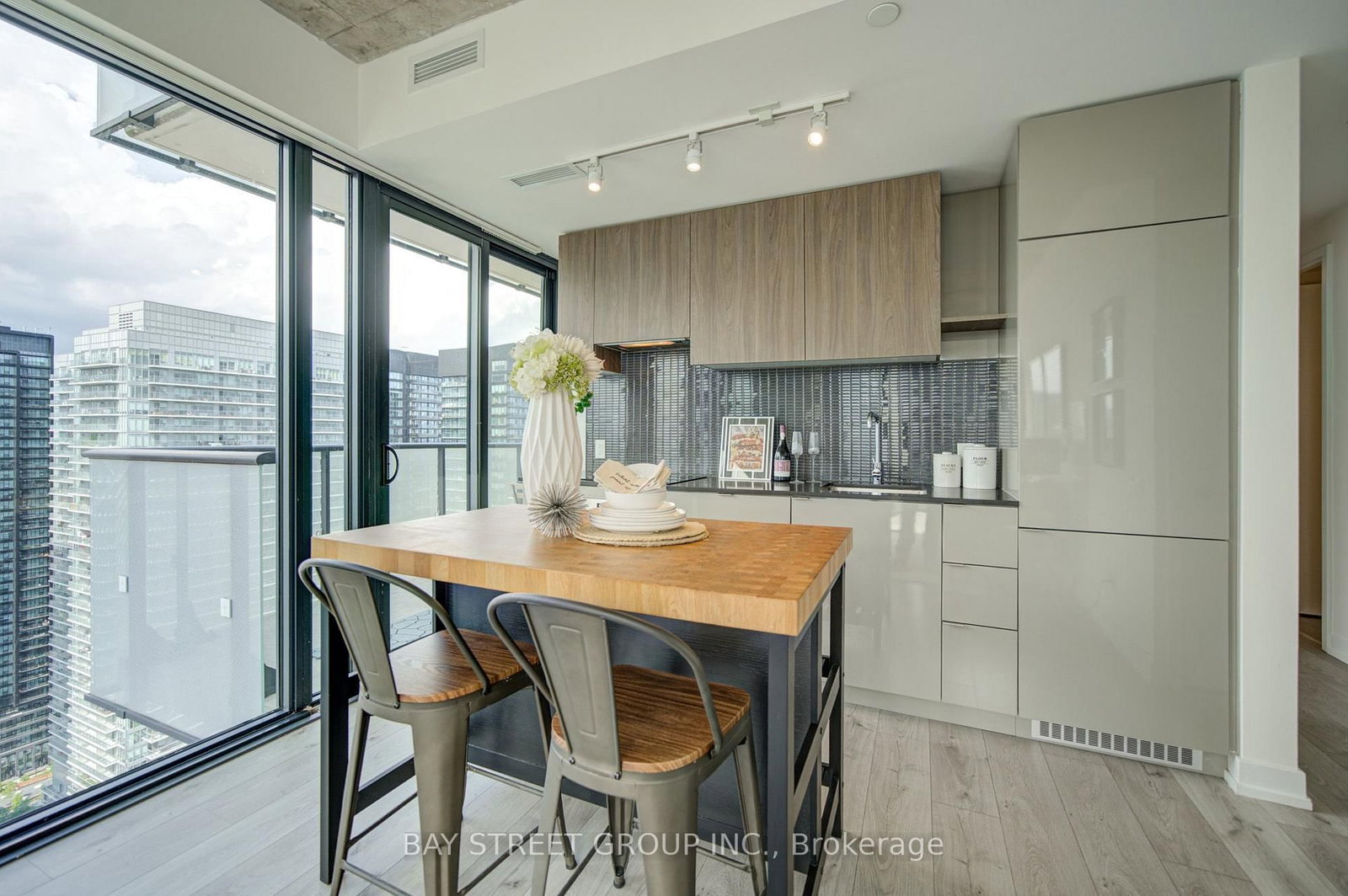 161 Roehampton Avenue • #3303 • Toronto, ON photo 16