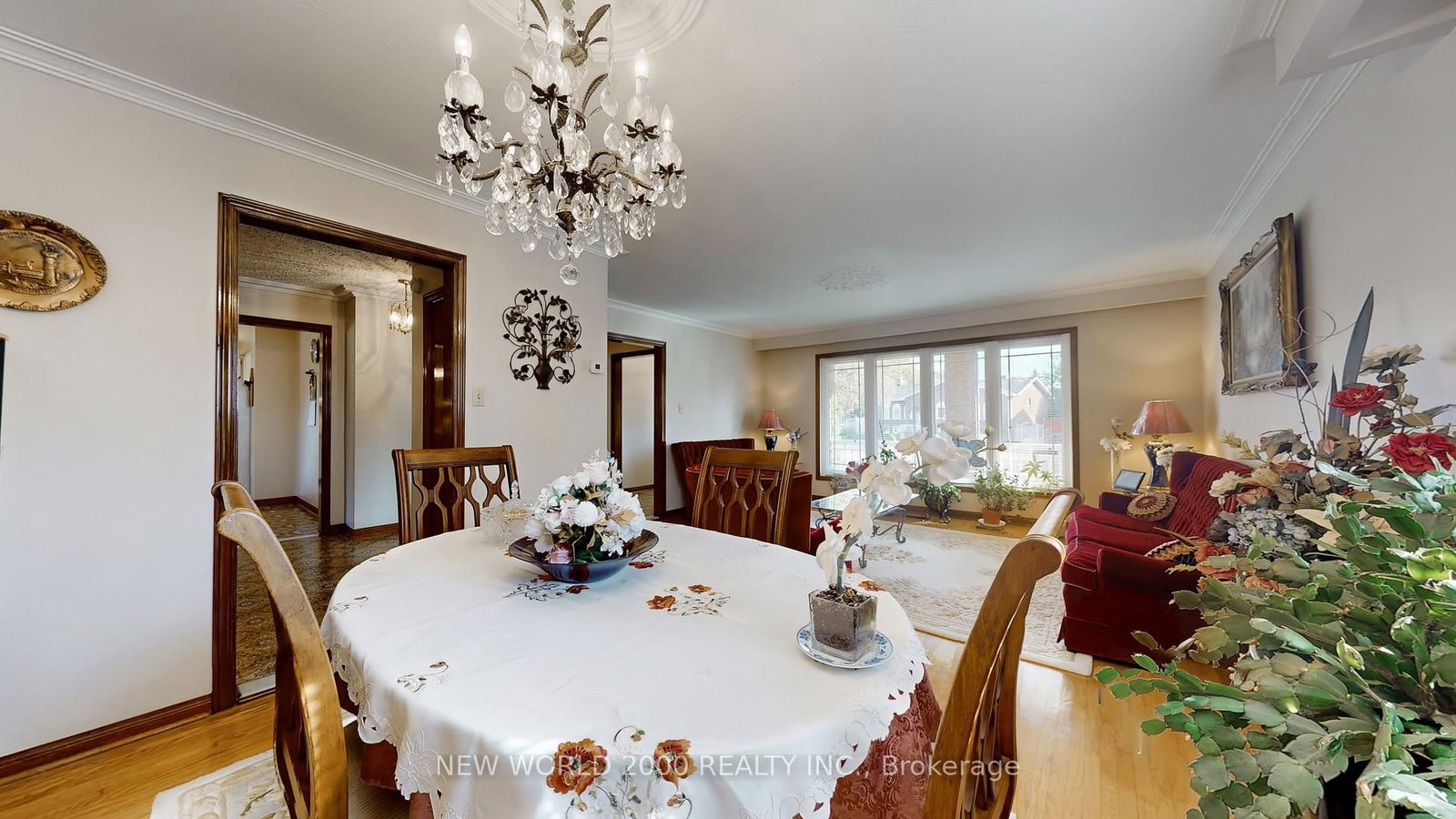 17 Squirewood Road • Toronto, ON photo 11