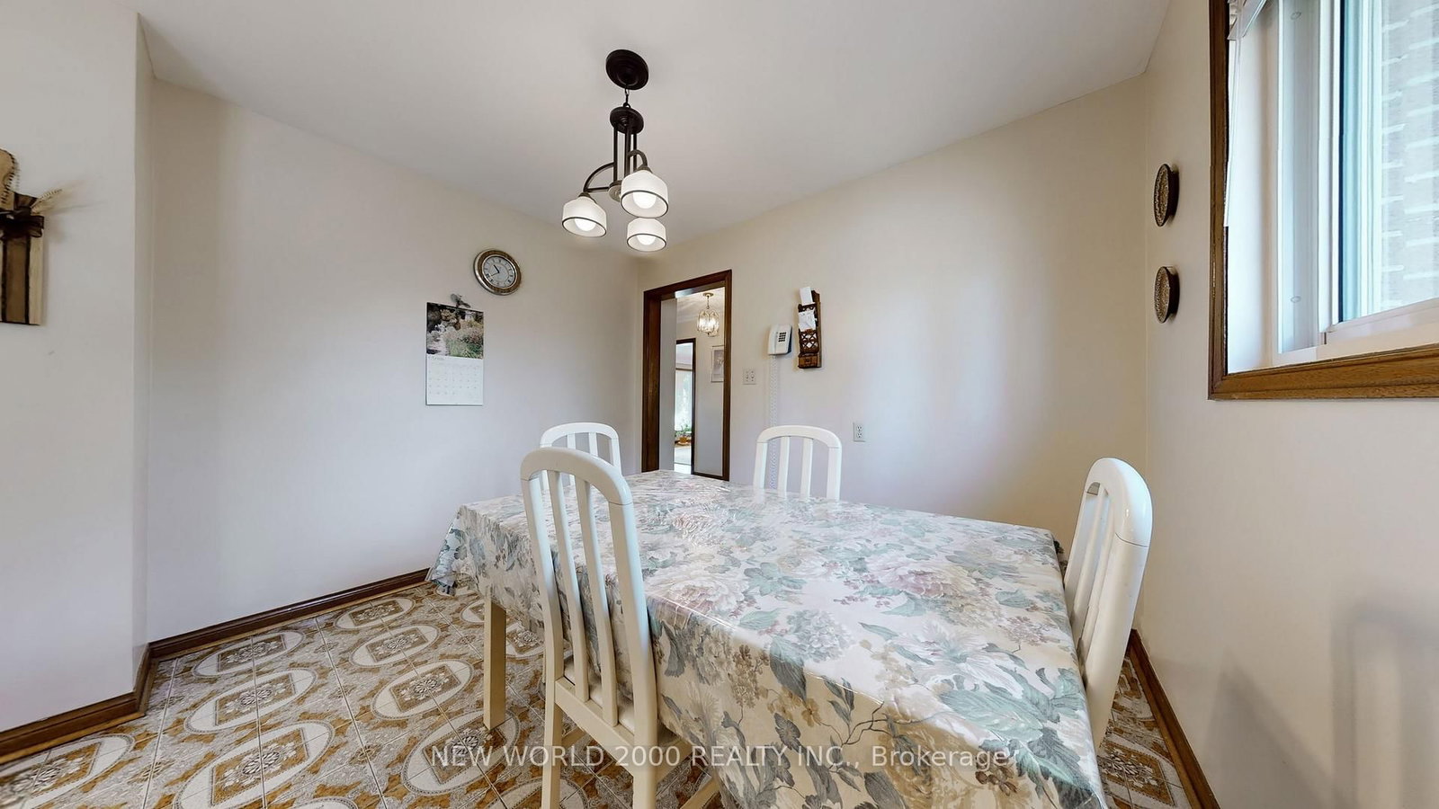 17 Squirewood Road • Toronto, ON photo 16