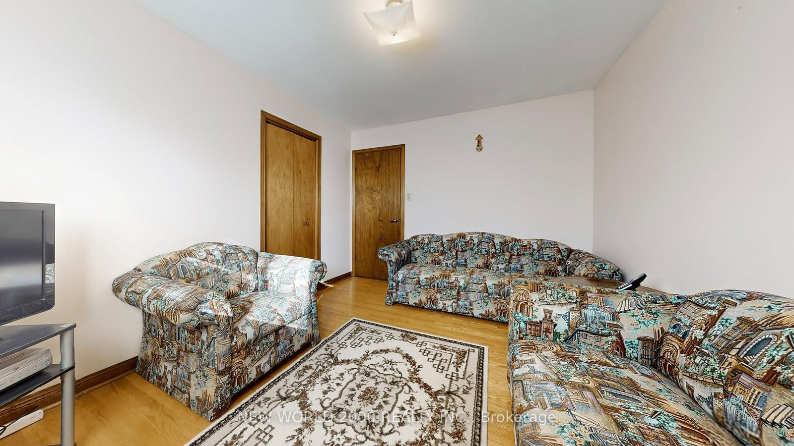 17 Squirewood Road • Toronto, ON photo 19