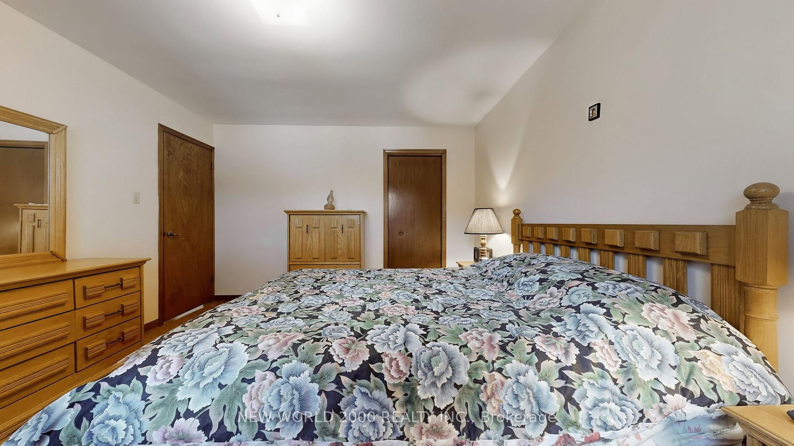 17 Squirewood Road • Toronto, ON photo 22
