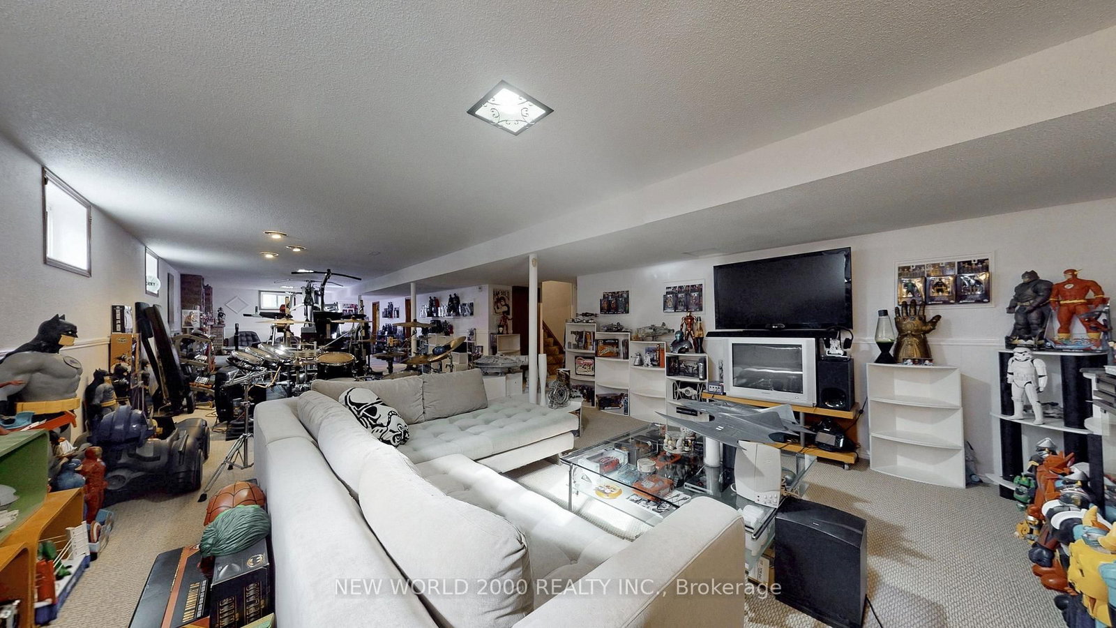 17 Squirewood Road • Toronto, ON photo 28