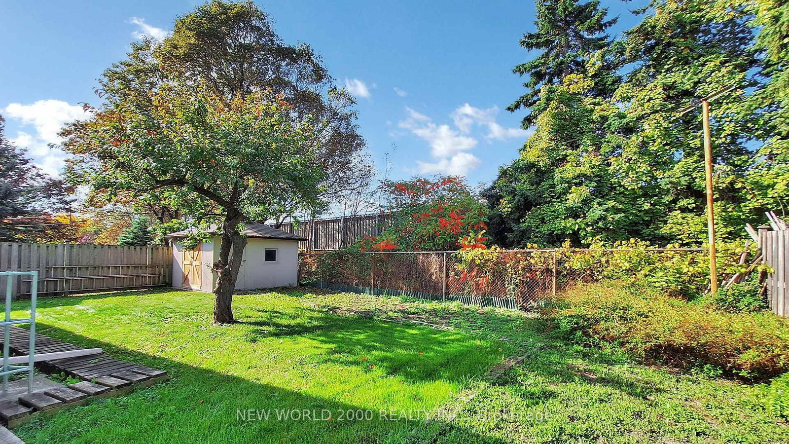 17 Squirewood Road • Toronto, ON photo 42