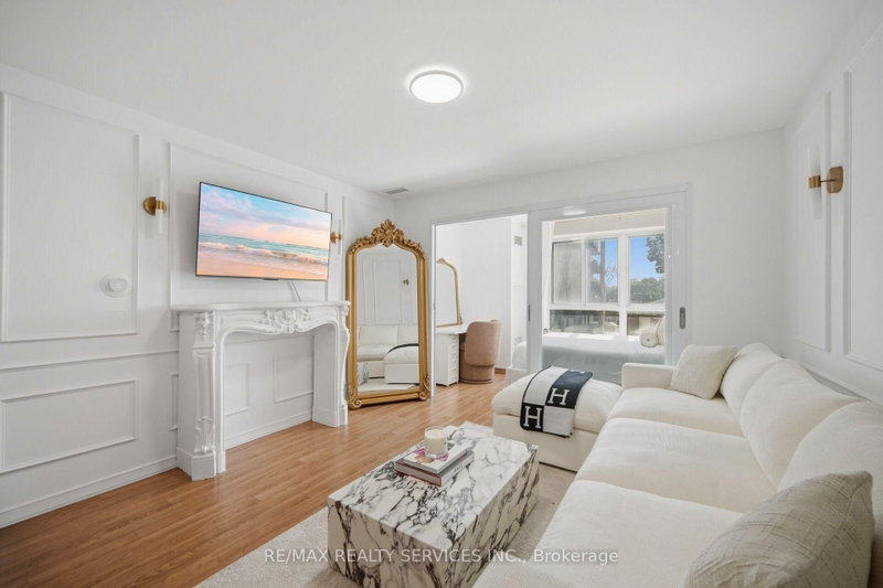 310 - 15 Maplewood Avenue