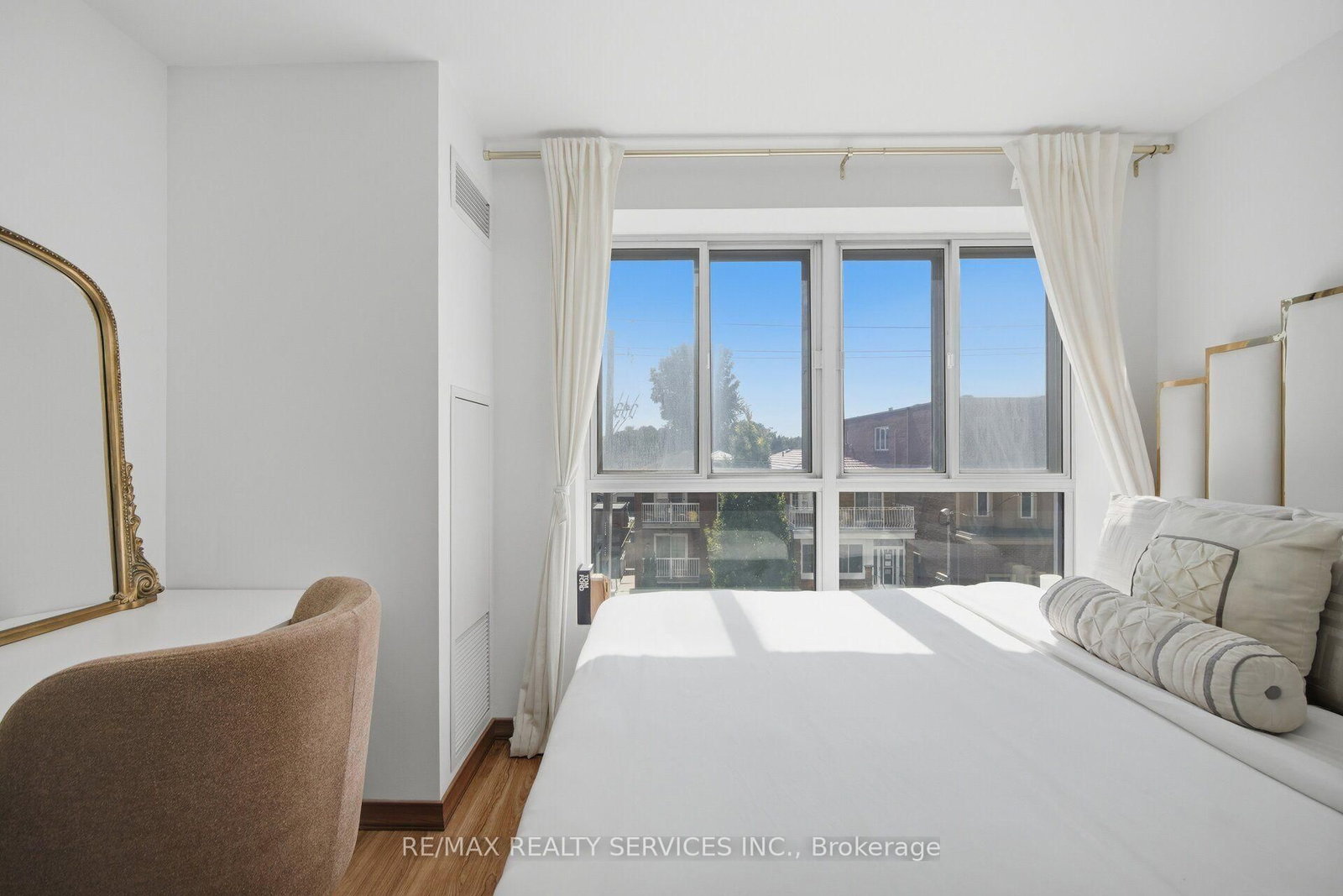 15 Maplewood Avenue • #310 • Toronto, ON photo 10