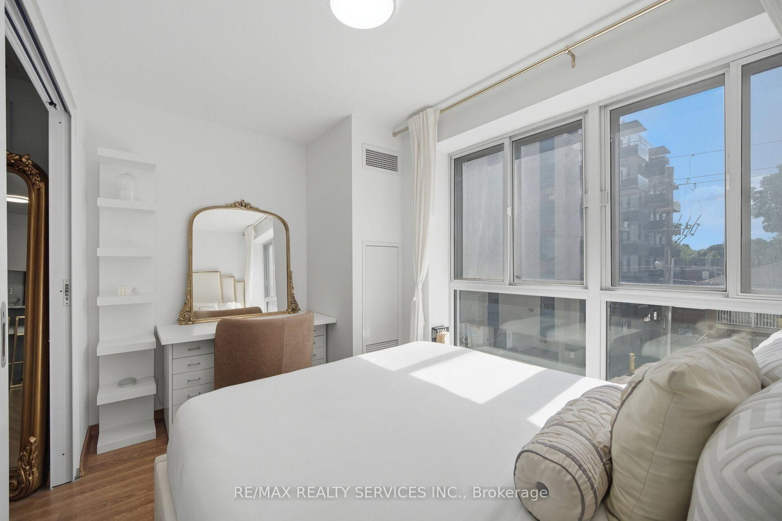 15 Maplewood Avenue • #310 • Toronto, ON photo 9