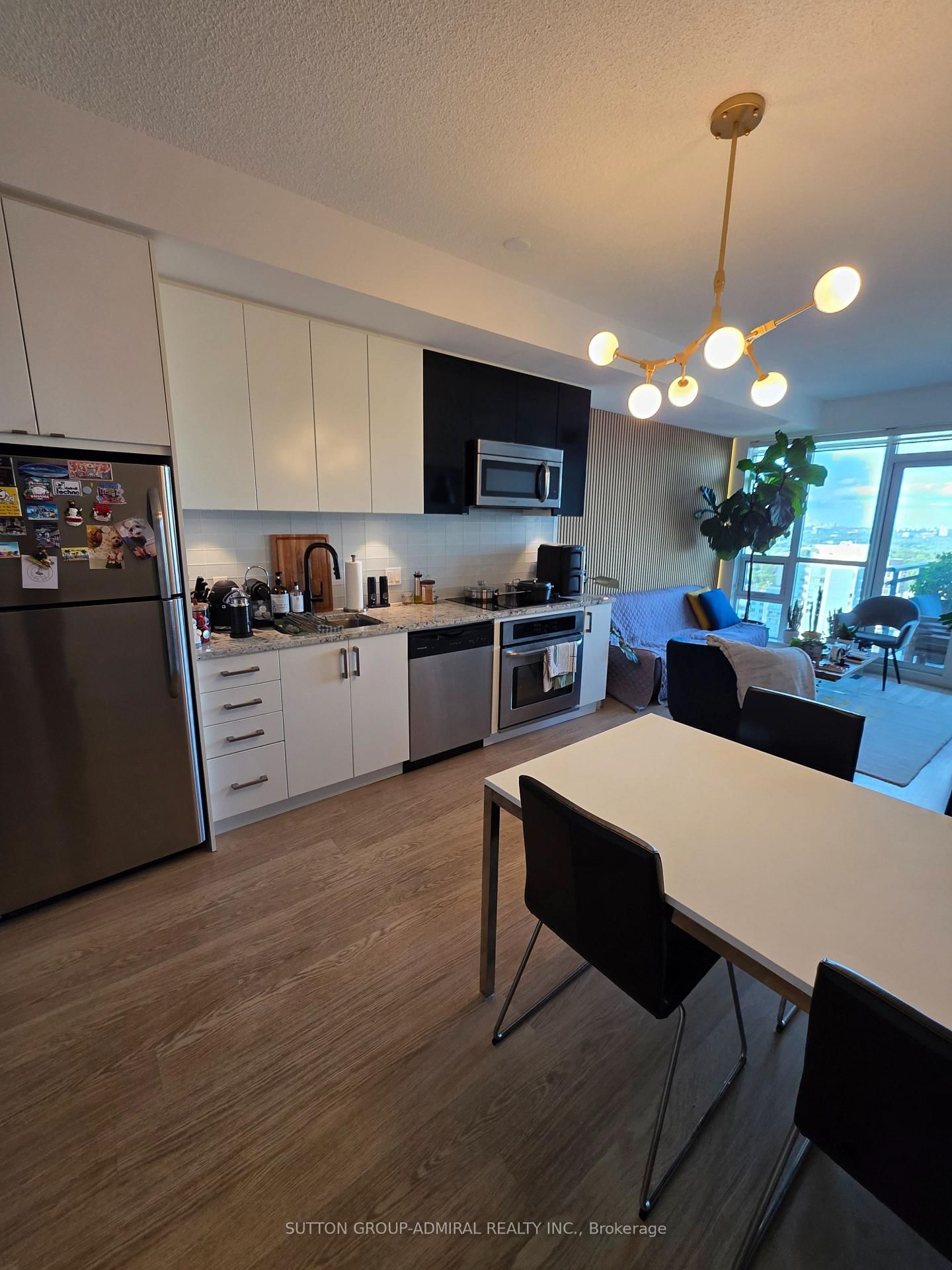 98 Lillian Street • #2316 • Toronto, ON photo 4