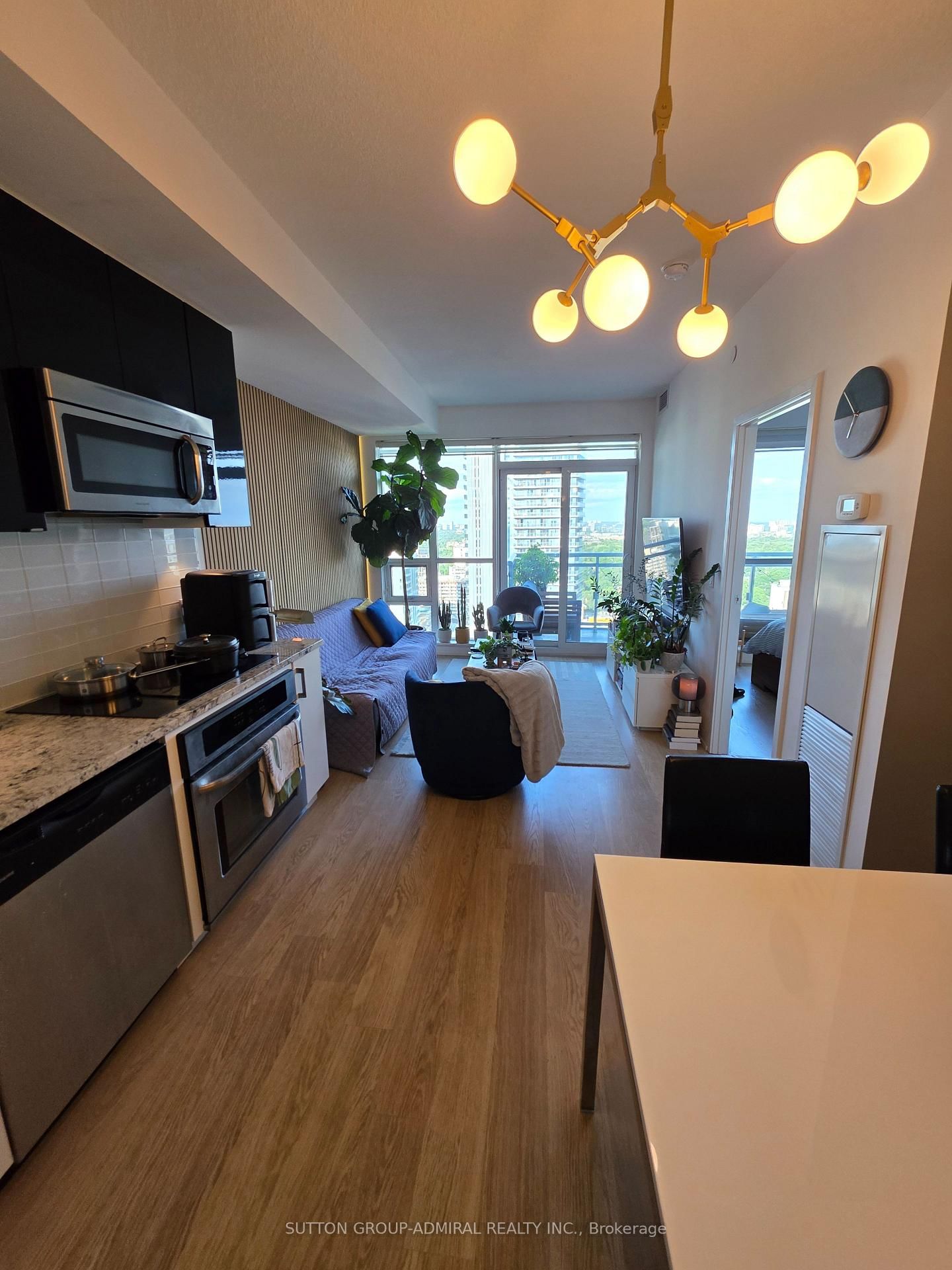 98 Lillian Street • #2316 • Toronto, ON photo 5