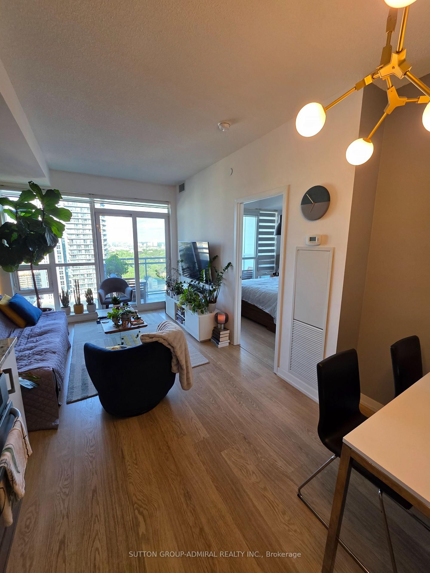 98 Lillian Street • #2316 • Toronto, ON photo 6