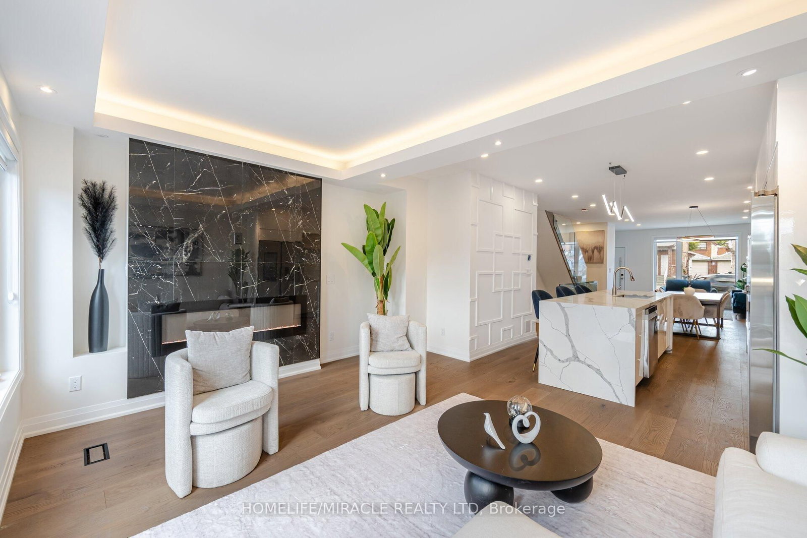 388 Oakwood Avenue • Toronto, ON photo 16