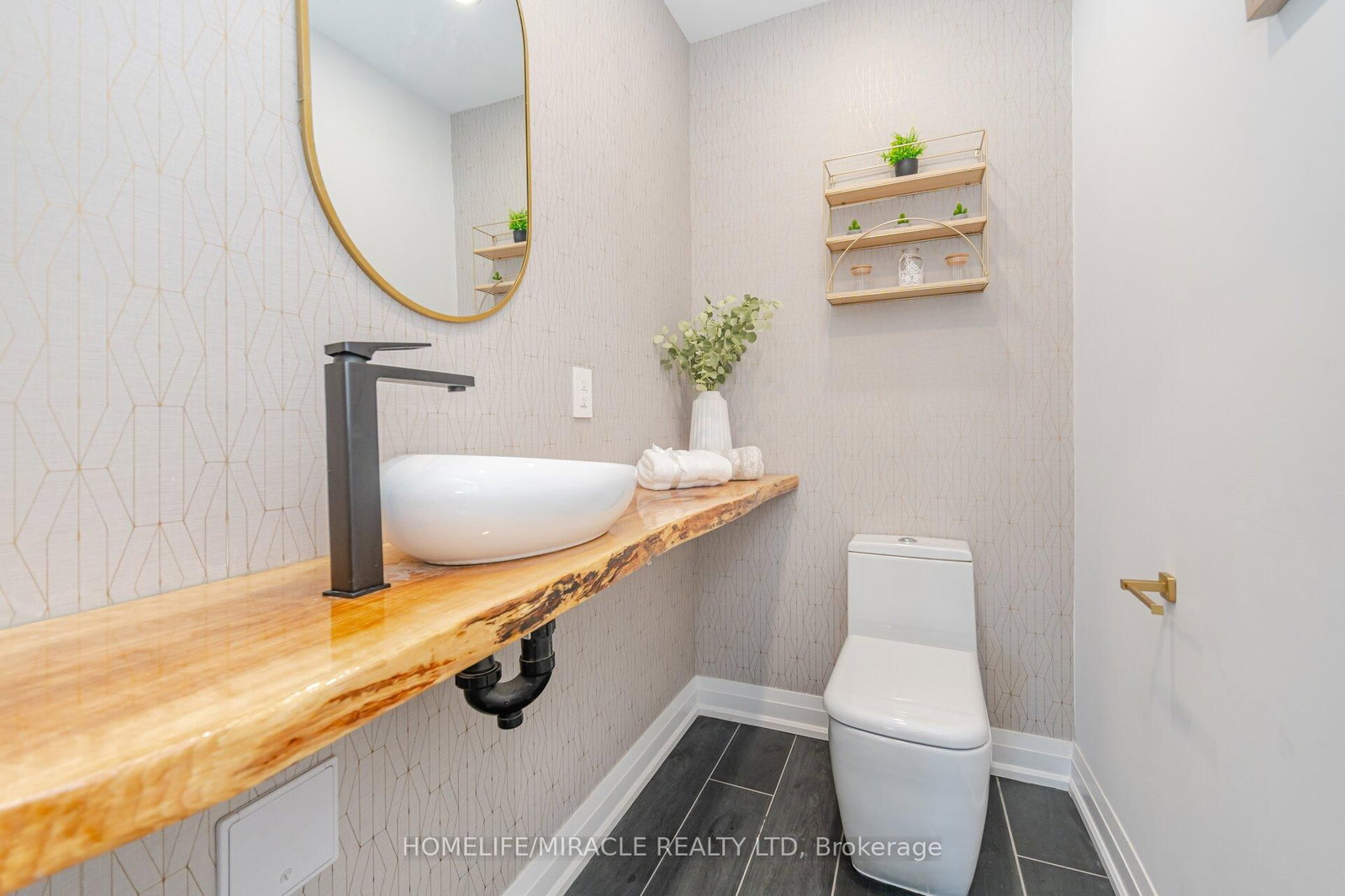 388 Oakwood Avenue • Toronto, ON photo 19