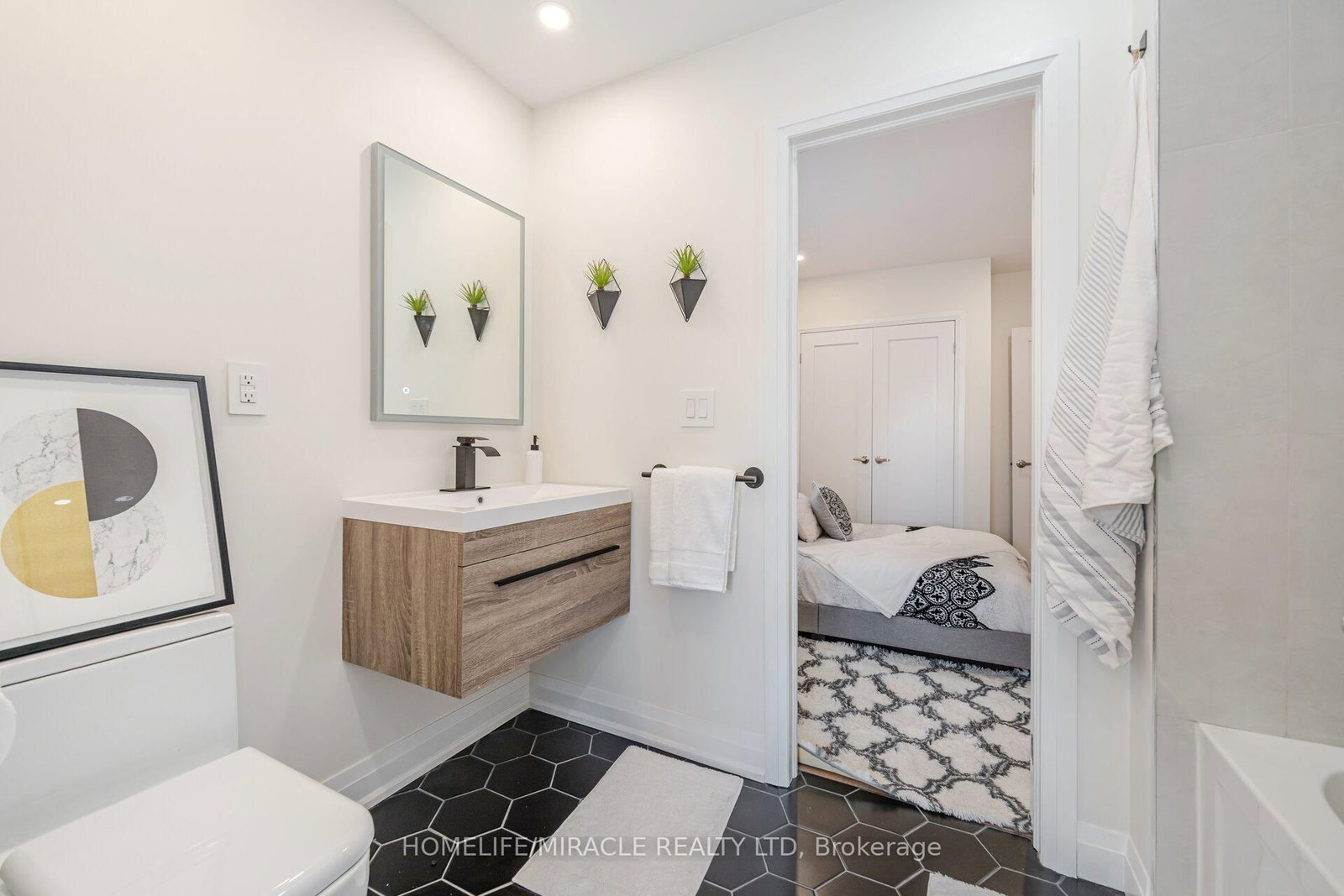 388 Oakwood Avenue • Toronto, ON photo 33