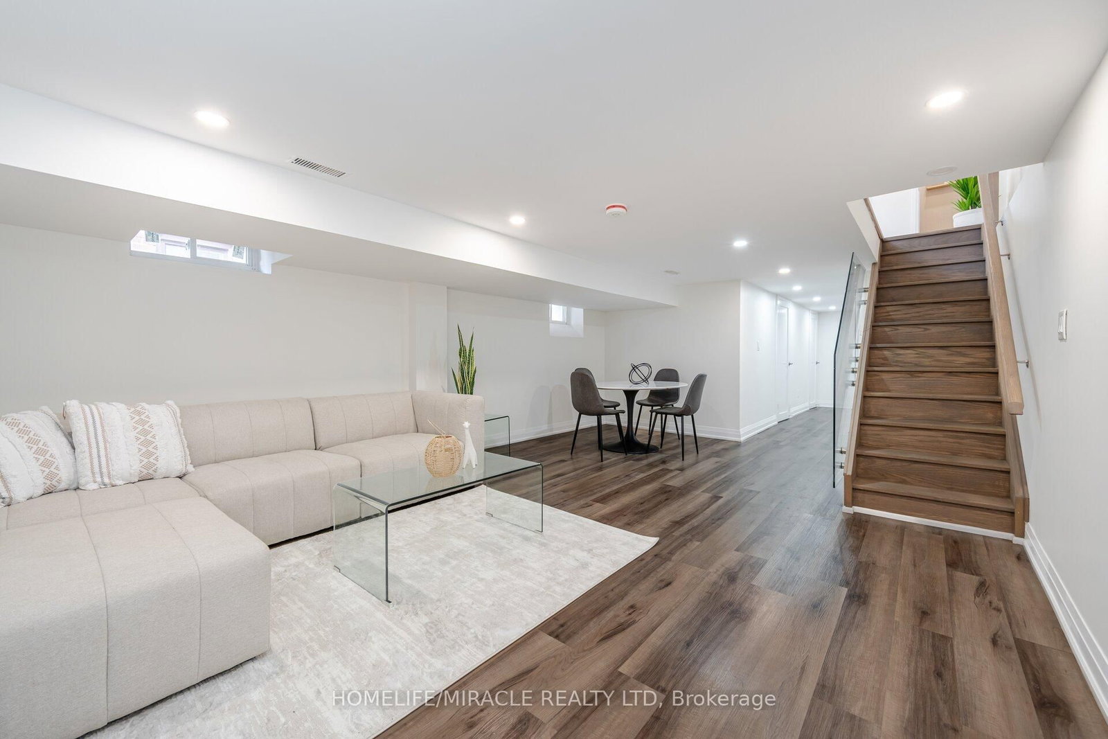 388 Oakwood Avenue • Toronto, ON photo 37