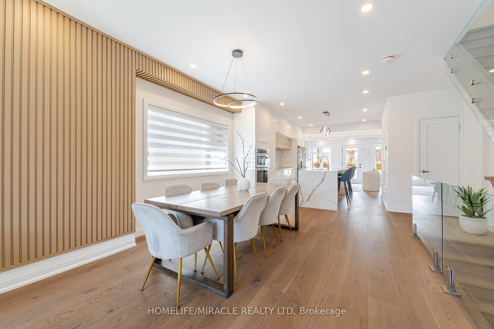 388 Oakwood Avenue • Toronto, ON photo 8