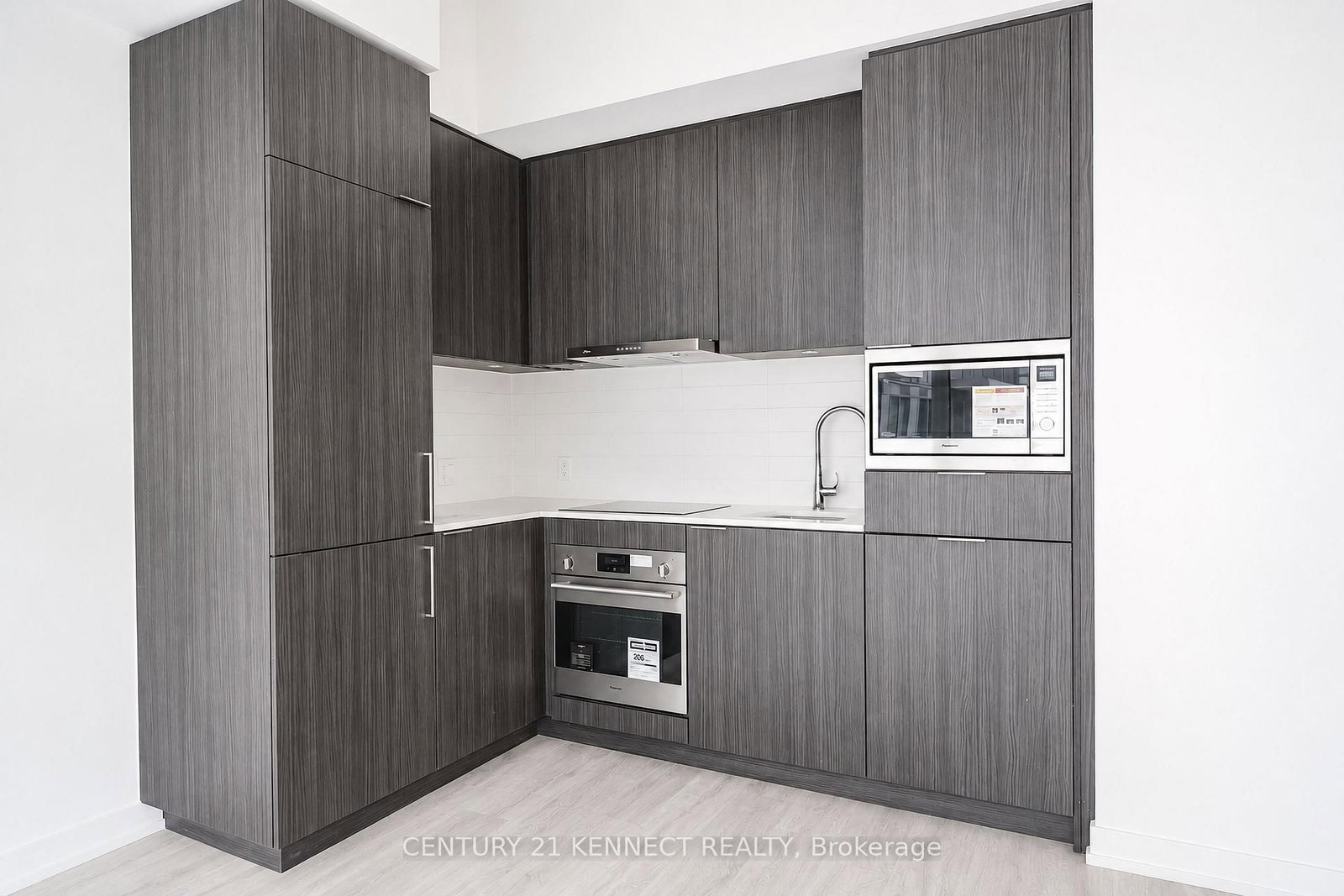 7 Golden Lion Heights • #826 • Toronto, ON photo 23