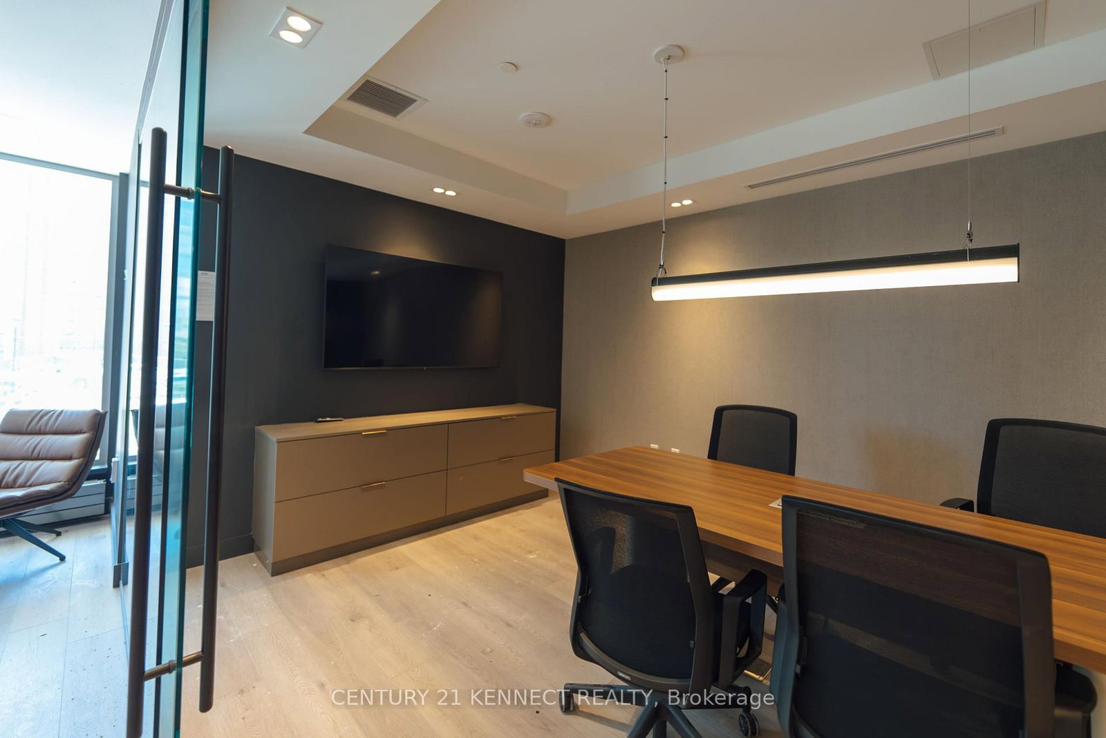7 Golden Lion Heights • #826 • Toronto, ON photo 33