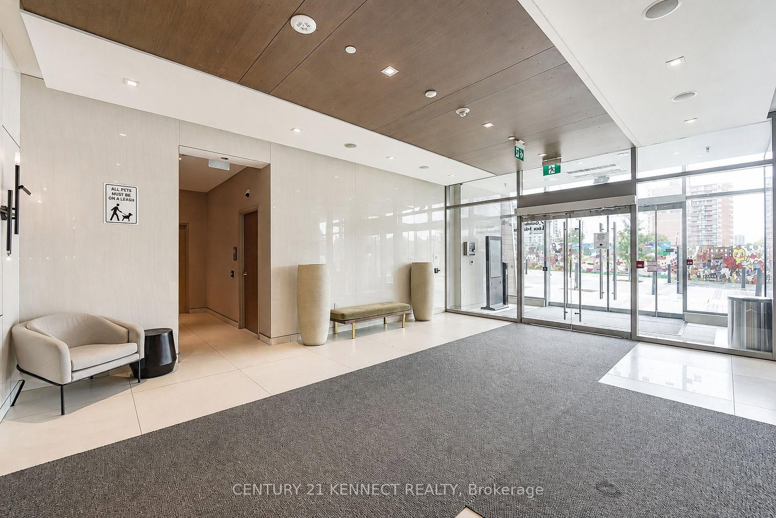7 Golden Lion Heights • #826 • Toronto, ON photo 9