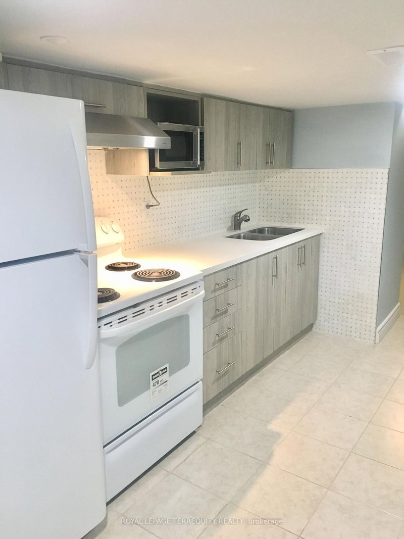 Lower Unit - 305 Margueretta Street